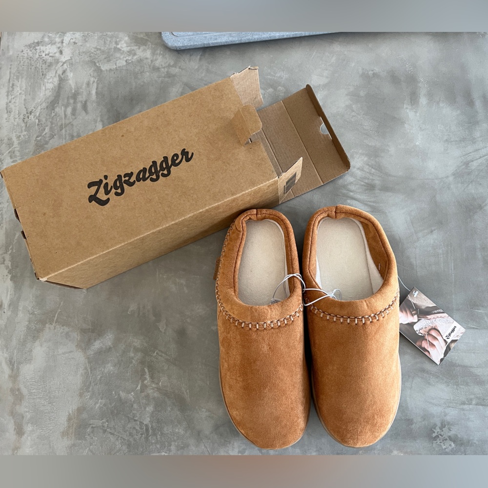 Zigzagger slippers size 9